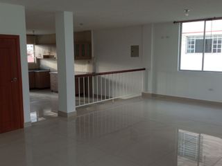 Foto 12 de SE ARRIENDA AMPLIA CASA ESQUINERA EN URBANIZACIÓN DEL EJÉRCITO - CASHAPAMBA - SANGOLQUI - VALLE DE LOS CHILLOS