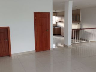 Foto 13 de SE ARRIENDA AMPLIA CASA ESQUINERA EN URBANIZACIÓN DEL EJÉRCITO - CASHAPAMBA - SANGOLQUI - VALLE DE LOS CHILLOS