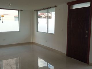 Foto 16 de SE ARRIENDA AMPLIA CASA ESQUINERA EN URBANIZACIÓN DEL EJÉRCITO - CASHAPAMBA - SANGOLQUI - VALLE DE LOS CHILLOS