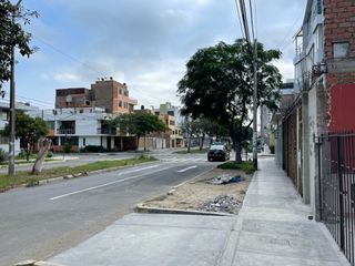 Foto 5 de Vendo Casa a Precio de Terreno + Aires Las Quintanas - Trujillo
