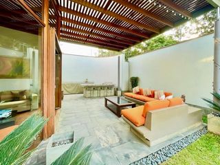 Foto 2 de VENDO LINDA CASA / 3 DOR / CONDOMINIO / BATALLONES / SANTA TERESA / DISEÑADA POR ARQ. MALACHOWSKI,  TECHOS ALTOS, ESPACIOS AMPLIOS, MUY ILUMINADA