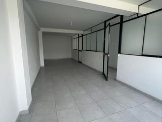 Foto 2 de AMPLIA CASA de 5 PISOS EN SAN JUAN DE LURIGANCHO