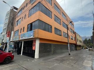 Foto 1 de AMPLIA CASA de 5 PISOS EN SAN JUAN DE LURIGANCHO