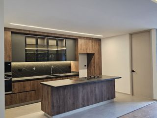 Foto 3 de Venta Lujoso apto Poblado Campestre Medellin