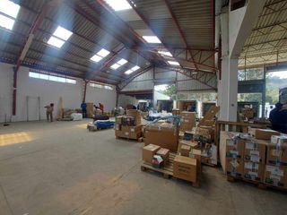 Foto 5 de BODEGAS DE ALQUILER EN CUENCA SECTOR MONAY SHOPPING, AVE GONZALES SUAREZ, MUELLE, PATIO DE MANIOBRAS