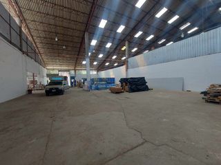 Foto 4 de BODEGAS DE ALQUILER EN CUENCA SECTOR MONAY SHOPPING, AVE GONZALES SUAREZ, MUELLE, PATIO DE MANIOBRAS
