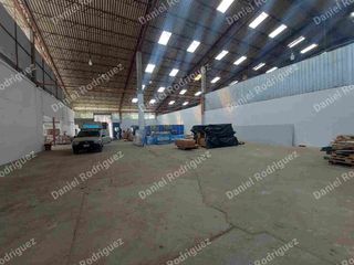 Foto 4 de BODEGAS DE ALQUILER EN CUENCA SECTOR MONAY SHOPPING, AVE GONZALES SUAREZ, MUELLE, PATIO DE MANIOBRAS