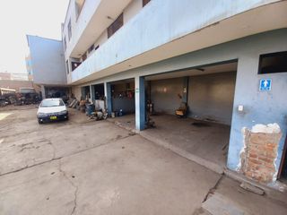 Foto 19 de VENDO LOCAL COMERCIAL DE 2005 M2 EN AV. LOS CASCANUECES - SANTA ANITA-LIMA