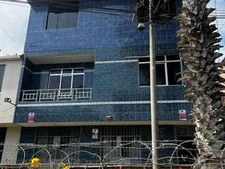 Foto 2 de EN VENTA CASA DE 3 PISOS BARRANCA, EXCELENTE UBICACIÓN, CERCA A LA PLAYA- PRECIO DE REALIZACIÓN.