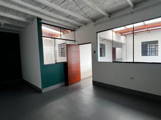 Foto 3 de EN VENTA CASA DE 3 PISOS BARRANCA, EXCELENTE UBICACIÓN, CERCA A LA PLAYA- PRECIO DE REALIZACIÓN.