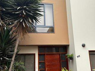 Foto 10 de CASA RECIEN REMODELADA EN SURCO