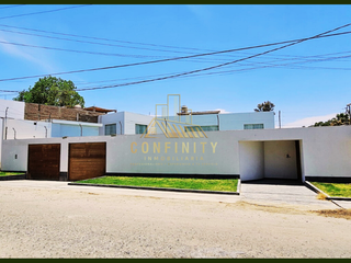 Foto 1 de SE VENDE CASA DE 2 PISOS Y AZOTEA DE 586M2 EN RESIDENCIAL LA ANGOSTURA – ICA