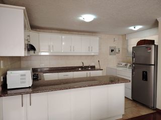 Foto 3 de ARRIENDO DEPARTAMENTO AMOBLADO - Iñaquito Alto, Quito. Junto a Universidad Hemisferios (UHE)