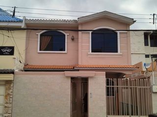 Foto 4 de Venta Casa con cerramiento Urdenor 1 Guayaquil