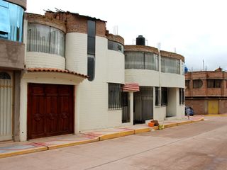 Foto 2 de ✅📍Los Keñuales - Esquina Se VENDE Casa 2 Pisos