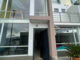 Foto 1 de Se vende Duplex/ Armenia 1/ 3 dormitorios Valle de los Chillos