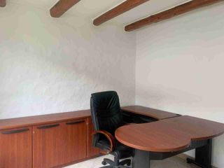 Foto 4 de Se Vende / Casa Esquinera/ en Urbanizacion Privada con piscina/Conocoto