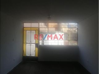 Foto 9 de ¡Oportunidad! Vendo Casa Como Terreno En Los Olivos. Ideal Para Invertir