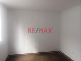 Foto 5 de ¡Oportunidad! Vendo Casa Como Terreno En Los Olivos. Ideal Para Invertir