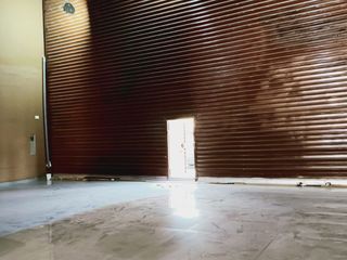 Foto 1 de Venta de Local comercial en Av Canada