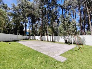 Foto 4 de Vendo casa esquinera en Capelo Valle de los Chillos