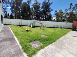 Foto 5 de Vendo casa esquinera en Capelo Valle de los Chillos