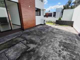 Foto 33 de Vendo casa esquinera en Capelo Valle de los Chillos