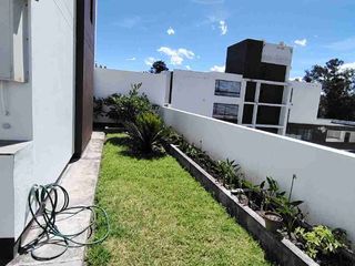 Foto 34 de Vendo casa esquinera en Capelo Valle de los Chillos