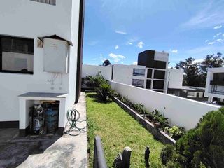 Foto 35 de Vendo casa esquinera en Capelo Valle de los Chillos