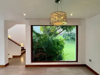 Foto 8 de CASA DE 4 HABITACIONES CON JARDIN -EN RENTA- TUMBACO 520M2
