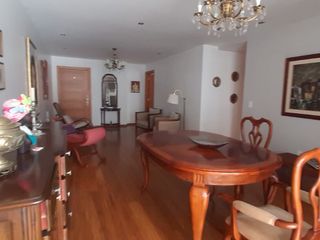 Foto 1 de En venta en La Carolina, cerca Quicentro, República del Salvador,  bonito y confortable departamento con balcón