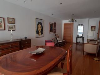 Foto 6 de En venta en La Carolina, cerca Quicentro, República del Salvador,  bonito y confortable departamento con balcón