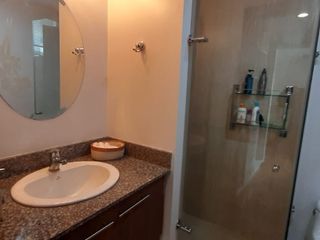 Foto 10 de En venta en La Carolina, cerca Quicentro, República del Salvador,  bonito y confortable departamento con balcón