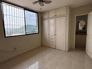 Foto 12 de Departamento Penthouse de 3 Dormitorios + Cuarto de servicio en Ciudadela Privada Los Senderos (Ceibos)