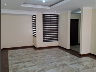 Foto 3 de SE RENTA CASA DENTRO DE URBANIZACIÓN SECTOR CHILLO JIJON - CONOCOTO