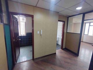 Foto 9 de Rento Excelente Oficina con Divisiones Ideal para Cualquier Empresa o Negocio en la Colón