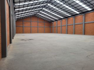 Foto 3 de Excelente bodega para renta ubicada en Madrid de 1.684 M2