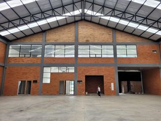 Foto 5 de Excelente bodega para renta ubicada en Madrid de 1.684 M2