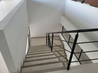 Foto 23 de Excelente bodega para renta ubicada en Madrid de 1.684 M2