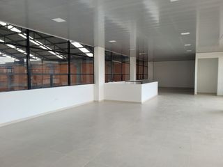 Foto 13 de Excelente bodega para renta ubicada en Madrid de 1.684 M2