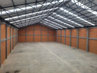 Foto 9 de Excelente bodega para renta ubicada en Madrid de 1.684 M2