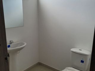 Foto 32 de Excelente bodega para renta ubicada en Madrid de 1.684 M2