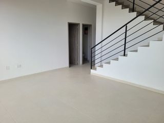 Foto 17 de Excelente bodega para renta ubicada en Madrid de 1.684 M2