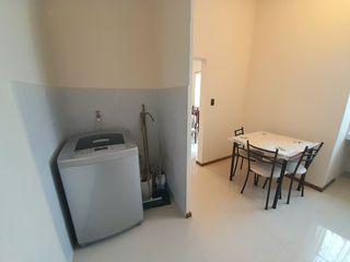 Foto 11 de EN VENTA, EN LA CIUDAD DE LOJA, DETRAS DEL SUPERMAXI, CASA CON PROYECCIÓN COMERCIAL DE 3 HABITACIONES