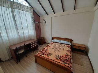 Foto 22 de EN VENTA, EN LA CIUDAD DE LOJA, DETRAS DEL SUPERMAXI, CASA CON PROYECCIÓN COMERCIAL DE 3 HABITACIONES