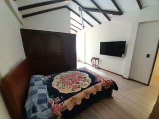 Foto 28 de EN VENTA, EN LA CIUDAD DE LOJA, DETRAS DEL SUPERMAXI, CASA CON PROYECCIÓN COMERCIAL DE 3 HABITACIONES