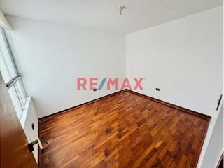 Foto 7 de En Venta: Exclusivo Dpto. 4To Piso En Urb. Matellini