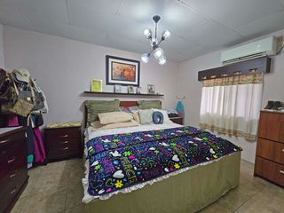 Foto 18 de Venta de Casa de 2 plantas, 3 dormitorios, REMODELADA - Villa España Etapa Barcelona