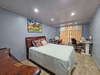 Foto 26 de Venta de Casa de 2 plantas, 3 dormitorios, REMODELADA - Villa España Etapa Barcelona
