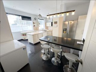 Foto 9 de ✨ ¡Descubra el departamento de sus sueños en San Isidro! ✨ 4 dorm/7baños/10estacio.